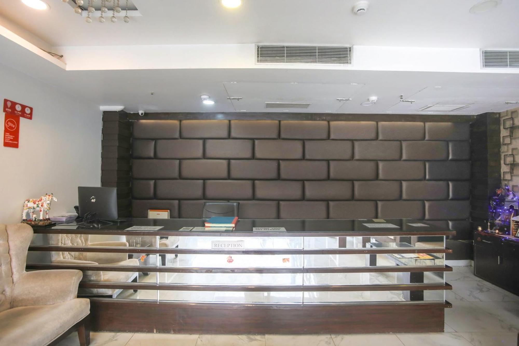 Hotel O Parktel Indirapuram Luaran gambar