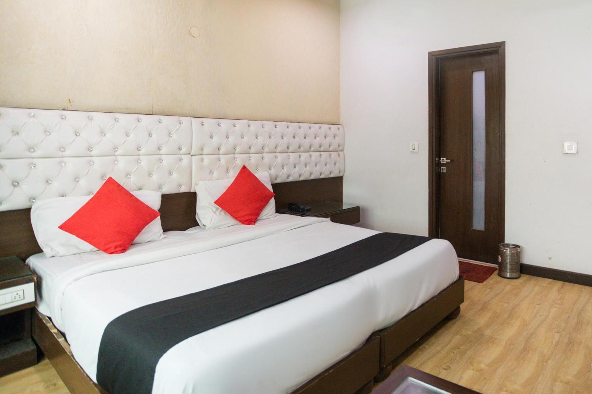 Hotel O Parktel Indirapuram Luaran gambar