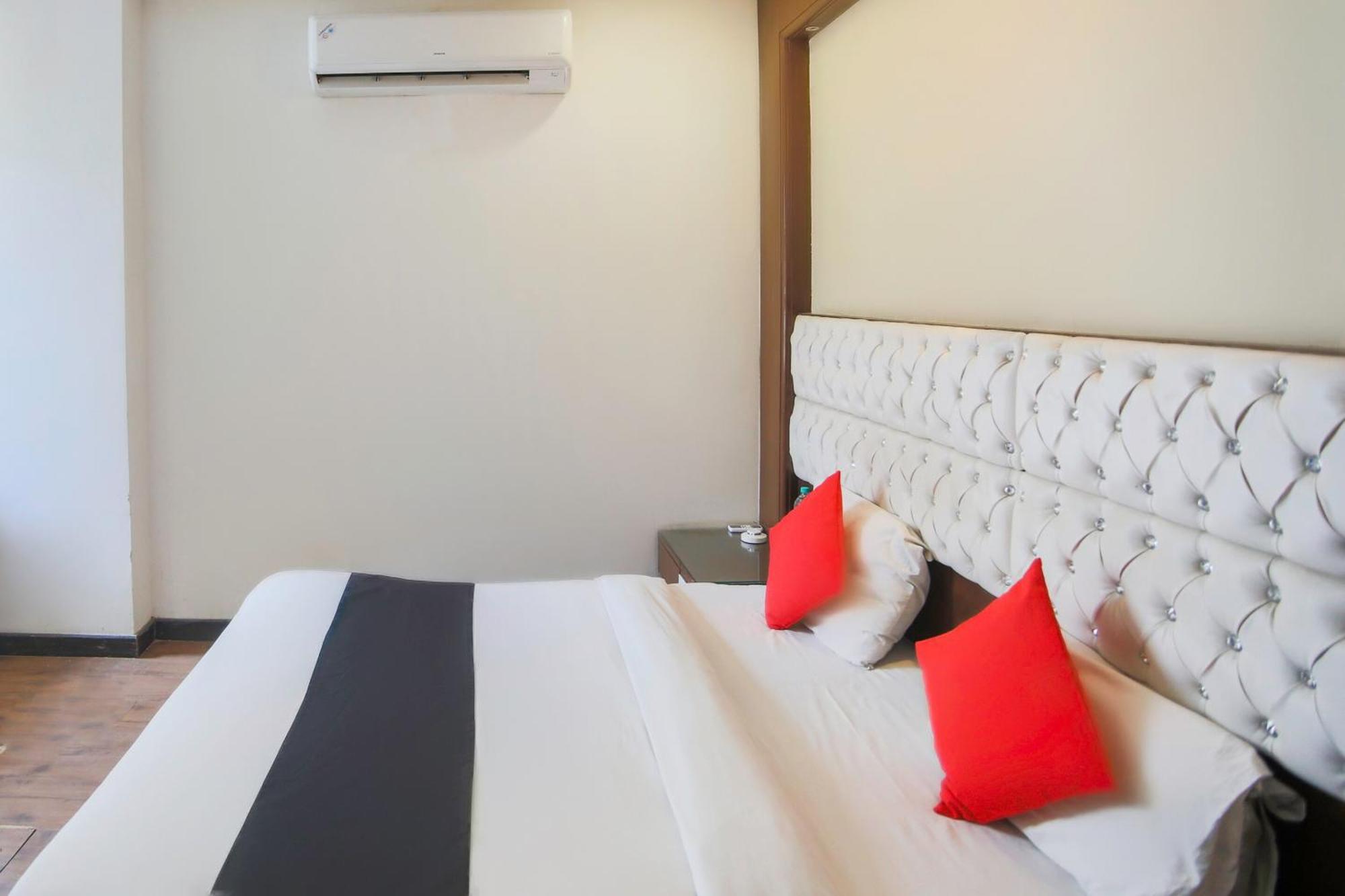 Hotel O Parktel Indirapuram Luaran gambar